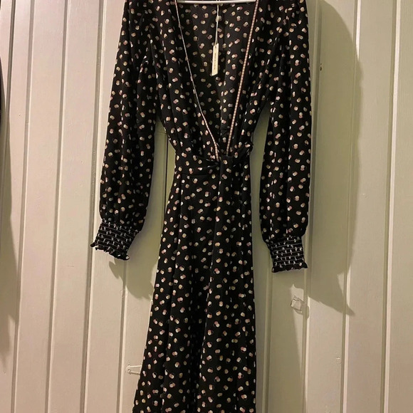 Max studio wrap around dress-medium NWT - Picture 2 of 10